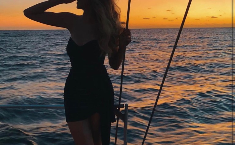 tempation sailing girl hen 