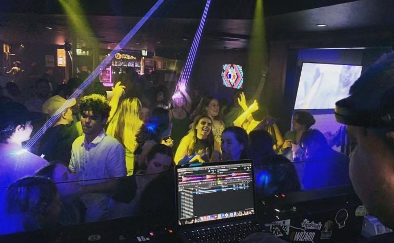 boom nightclub hen v2