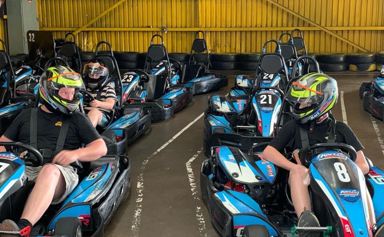 kart mania driving hens
